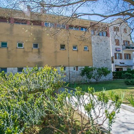 Modern Living In The Heart Of Trogir Apartment Ngoại thất bức ảnh